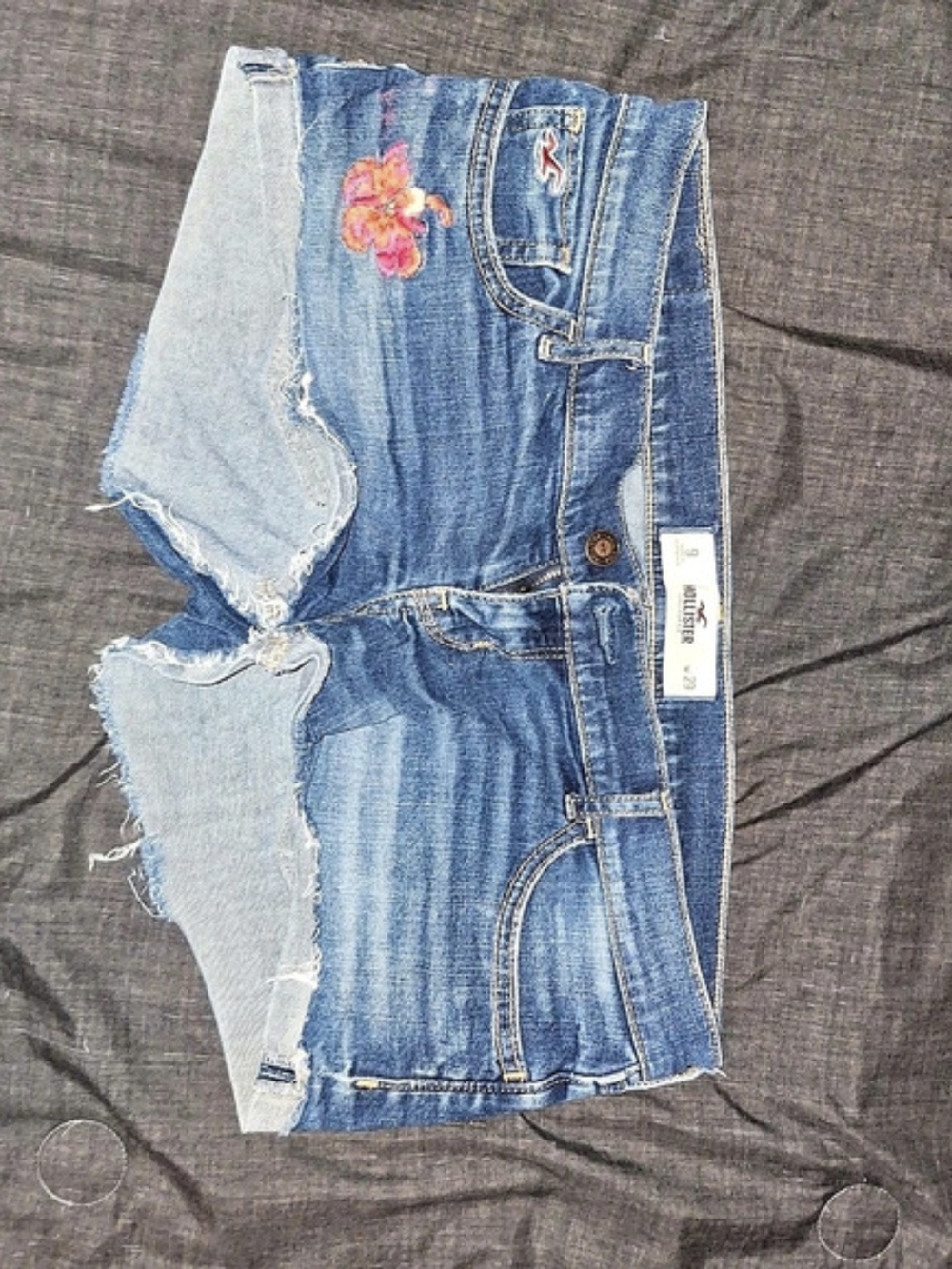 Hollister Embroidered Floral Denim Shorts Women's Distressed Jean Shorts Blue
